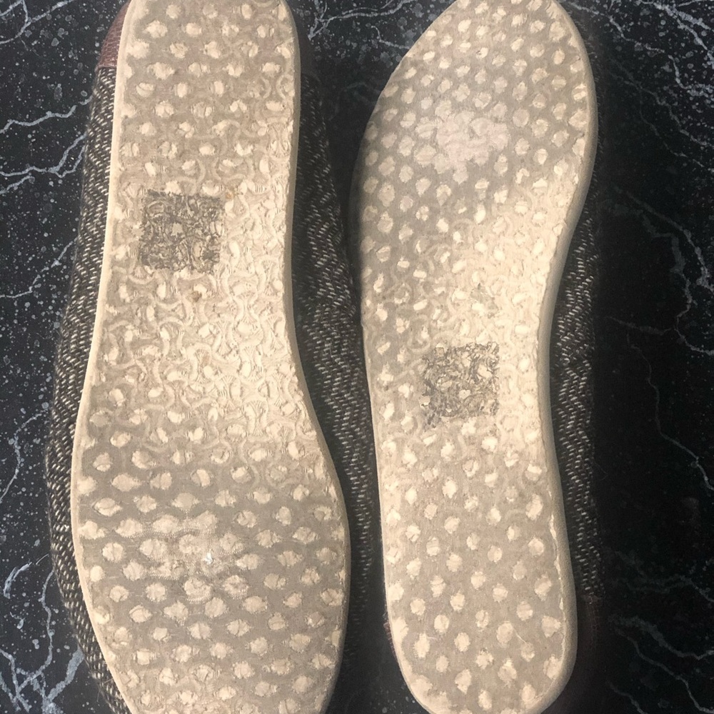 Toms - Picture 6 of 6